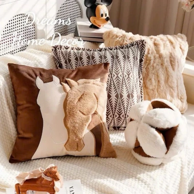 Vỏ Áo Gối Vuông Hoạ Tiết Thêu Ngựa Sang Trọng - Decor Nhà Cửa, Gối Sofa Phòng Khách 250k