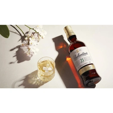 Vỏ chai rượu Ballantines 21 - Nhỏ gọn, bọc cổ chai tặng kèm, giá chỉ 35.100₫
