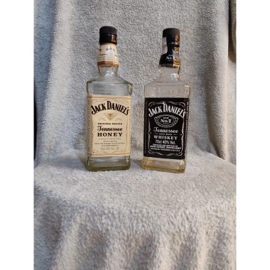 Vỏ chai rượu Jack Daniel sang trọng, tặng kèm bọc cổ chai – Giá ưu đãi 46.550₫ 7 Vỏ chai rượu Jack Daniel sang trọng, tặng kèm bọc cổ chai – Giá ưu đãi 46.550₫ 7