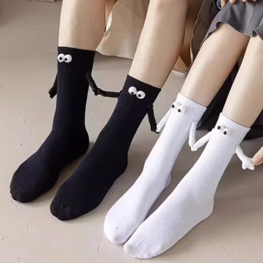 Vớ cotton dài Harajuku hút nam châm hình bàn tay unisex trắng đen – Siêu mềm