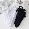 Vớ cotton dài Harajuku hút nam châm hình bàn tay unisex trắng đen – Siêu mềm 5