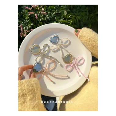 Vỏ điện thoại kim loại hình trái tim dễ thương - Đính cườm ngọc trai, nơ vòng khóa, giá đỡ chống rơi - 74.800₫ 2 Vỏ điện thoại kim loại hình trái tim dễ thương - Đính cườm ngọc trai, nơ vòng khóa, giá đỡ chống rơi - 74.800₫ 2