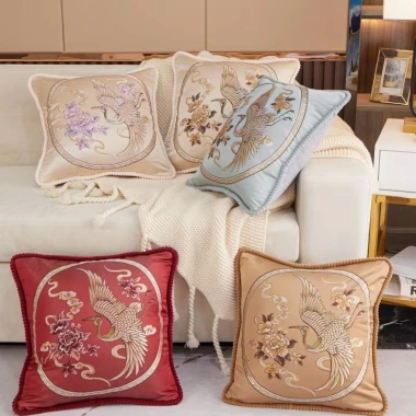 Vỏ gối tựa lưng sofa 48x48cm - Gối vuông decor hoàng gia, sang trọng, 35.000đ 4 Vỏ gối tựa lưng sofa 48x48cm - Gối vuông decor hoàng gia, sang trọng, 35.000đ 4