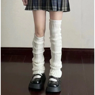 Vớ ống chân Y2K Lolita dệt kim đen trắng - giữ ấm cao cấp, design 3B mua đông, tất vớ đùi dễ thương, giá 15.900 VND