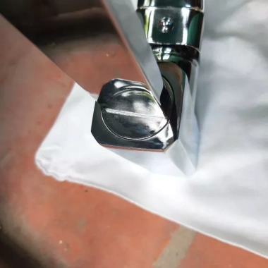 Vòi rửa bát dẹt đồng mạ bóng - tặng dây cấp nóng lạnh, giảm còn 550.000đ 2 Vòi rửa bát dẹt đồng mạ bóng - tặng dây cấp nóng lạnh, giảm còn 550.000đ 2