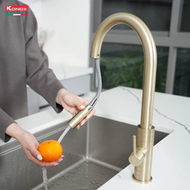 Vòi Rửa Bát Konox Venice Gun Metal - Gold Inox 304 Cao Cấp, Chống Oxy Hóa, Giá Giảm 5,21 Triệu