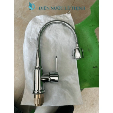 Vòi rửa bát nóng lạnh cần mềm loe chân đồng kèm 2 dây cấp, giá ưu đãi 340.000đ