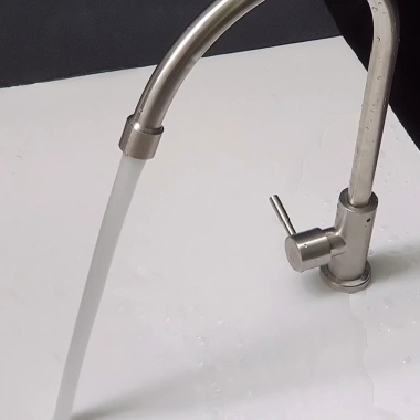 Vòi rửa chén lạnh Inox SUS304 Eurolife EL‑RC07 trắng vàng – Thiết kế hiện đại, tiết kiệm nước, bền bì, giá ưu đãi
