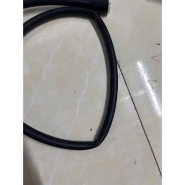 Vòi sen dây 100cm dùng cho nước khoẻ - 23k, gập nhẹ, phù hợp bồn gội đầu