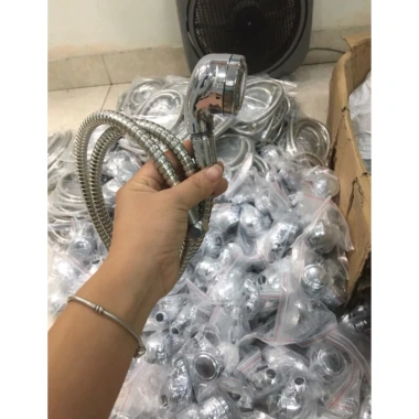 Vòi sen dây sen giường gội đầu chất lượng, giá 35.000đ giảm giá sốc Vòi sen dây sen giường gội đầu chất lượng, giá 35.000đ giảm giá sốc