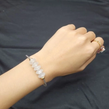 Vòng cáp ngũ điếu TA Trắng 2 màu trong và thể băng, điếu to mập, phù hợp mệnh Kim Thuỷ - Phong Thuỷ TUDO 402k 2