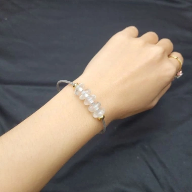Vòng cáp ngũ điếu TA Trắng 2 màu trong và thể băng, điếu to mập, phù hợp mệnh Kim Thuỷ - Phong Thuỷ TUDO 402k 6