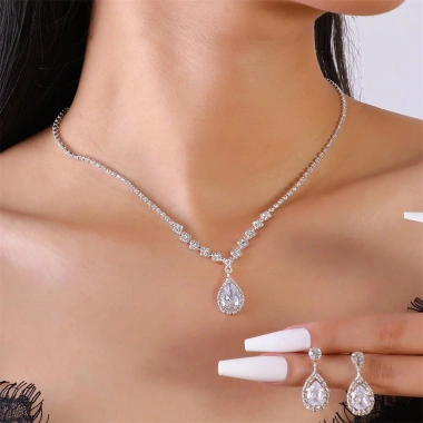 Vòng cổ, bông tai, dây chuyền kim cương giả Giọt Nước Pha Lê – Trang sức cưới nữ 10 Vòng cổ, bông tai, dây chuyền kim cương giả Giọt Nước Pha Lê – Trang sức cưới nữ 10