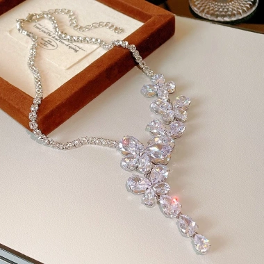 Vòng Cổ Bướm Zircon Hoa Xương Đòn Dây Chuyền Thanh Lịch Nữ - Giá ưu đãi 78.960₫ 10 Vòng Cổ Bướm Zircon Hoa Xương Đòn Dây Chuyền Thanh Lịch Nữ - Giá ưu đãi 78.960₫ 10
