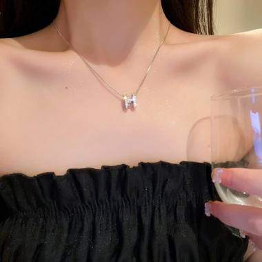 Vòng cổ chữ H zircon xương đòn - Thiết kế trendy sang trọng, giảm còn 43.285₫