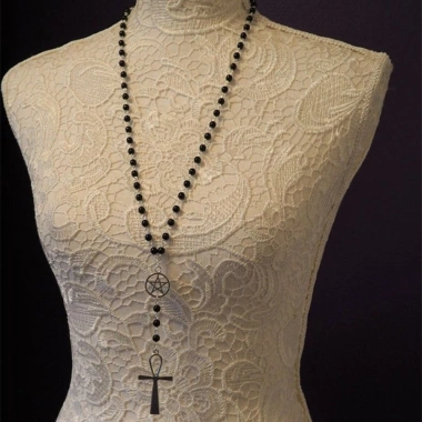 Vòng cổ Cool Girls Necklace hạt chéo, dây xương thời trang áo thun - Giá 49,133đ