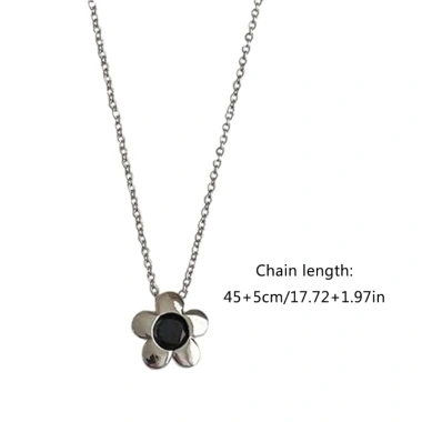 Vòng cổ mặt dây chuyền hoa đen kim loại Ador cho nữ - Cá tính, đơn giản 2