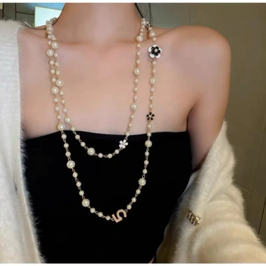 Vòng cổ ngọc dài phụ kiện lễ Tết sang chảnh quý phái giá 50.000đ