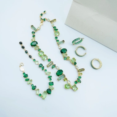 Vòng cổ nữ Swarovski Gema xanh lá mẫu mới – fullbox, giảm giá 22% chỉ 1.230.000₫ 3 Vòng cổ nữ Swarovski Gema xanh lá mẫu mới – fullbox, giảm giá 22% chỉ 1.230.000₫ 3