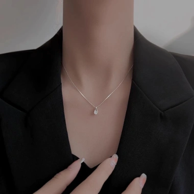 Vòng cổ thả nước nữ - Chuỗi xương đòn thời trang, phụ kiện & quà tặng 40.700₫