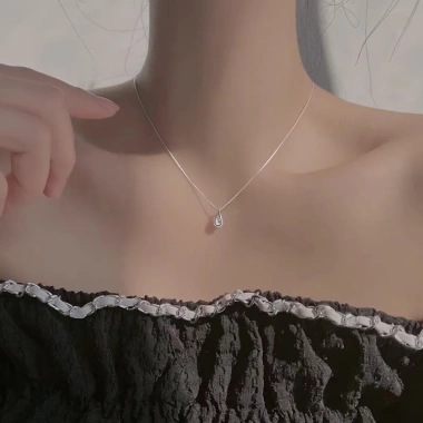 Vòng cổ thả nước nữ - Chuỗi xương đòn thời trang, phụ kiện & quà tặng 40.700₫