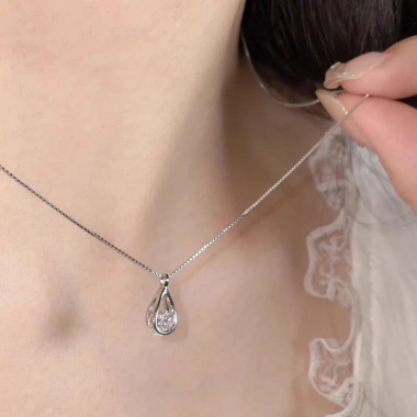 Vòng cổ thả nước nữ - Chuỗi xương đòn thời trang, phụ kiện & quà tặng 40.700₫