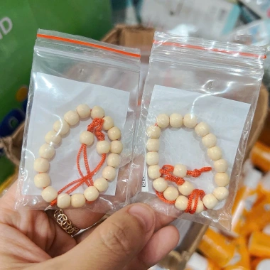 Vòng dâu tằm trang sức phong thuỷ cho bé Giá ưu đãi 9.000đ, chất liệu an toàn, bảo vệ sức khỏe 6