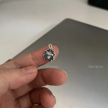 Vòng tay Bạc khắc tên và ngày sinh nhật cho bé gái 2-8 tuổi - Quà sang trọng Lắc Cỏ 4 lá VT050 3 Vòng tay Bạc khắc tên và ngày sinh nhật cho bé gái 2-8 tuổi - Quà sang trọng Lắc Cỏ 4 lá VT050 3