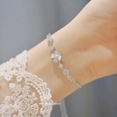 Vòng tay bạc Miuu Silver - Dây rút điều chỉnh size, cỏ 4 lá Miracle Clover, giá ưu đãi 800.000đ