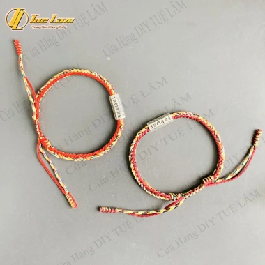 Vòng tay chỉ tông đỏ ngũ sắc kiểu Tibet ống trụ khắc chú bình an may mắn DIY Tuệ Lâm - Giá ưu đãi 75.000 VND