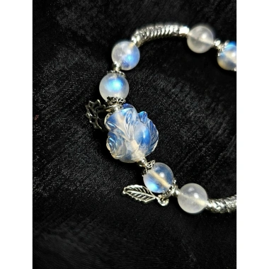 Vòng Tay Đá Hồ Ly Moon Charm Phước Tâm - Đá phong thủy, năng lượng tích cực, tài lộc, may mắn, giảm 20% 4 Vòng Tay Đá Hồ Ly Moon Charm Phước Tâm - Đá phong thủy, năng lượng tích cực, tài lộc, may mắn, giảm 20% 4
