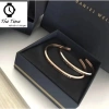 Vòng tay Daniel Wellington cuff chính hãng – Giá ưu đãi 152.640 VND, phong cách sang trọng 3