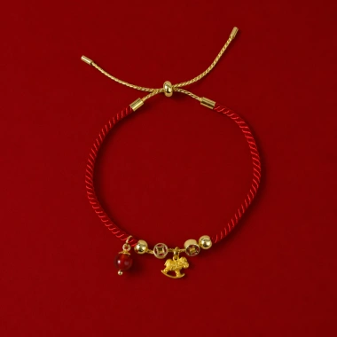 Vòng Tay Dây Đỏ May Mắn – Charm Nhỏ Thanh Lịch, Thiết Kế Tinh Tế, Giá 108.000đ