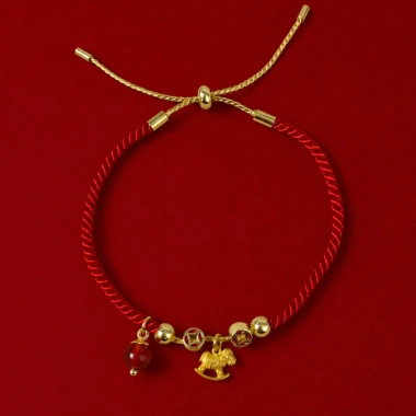 Vòng Tay Dây Đỏ May Mắn – Charm Nhỏ Thanh Lịch, Thiết Kế Tinh Tế, Giá 108.000đ