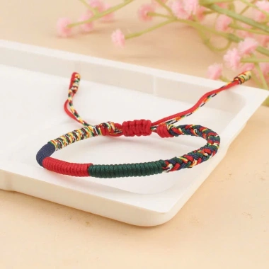 Vòng tay ngũ sắc dây tết điều chinh kích thước theo mệnh - Chồi Nhỏ, giá 45.000đ