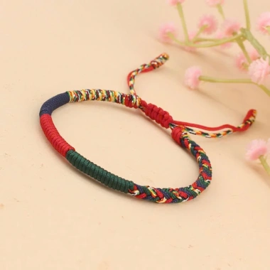 Vòng tay ngũ sắc dây tết điều chinh kích thước theo mệnh - Chồi Nhỏ, giá 45.000đ 9 Vòng tay ngũ sắc dây tết điều chinh kích thước theo mệnh - Chồi Nhỏ, giá 45.000đ 9