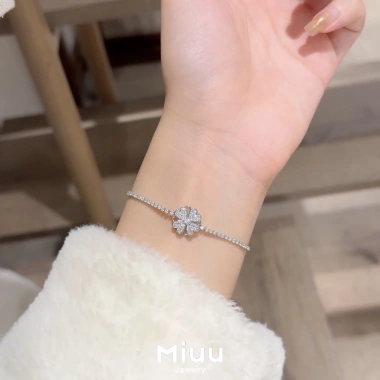 Vòng tay nữ cỏ 4 lá xoay chong chóng Miuu Jewelry - Dây rút FSC 01, giảm giá 260.000₫