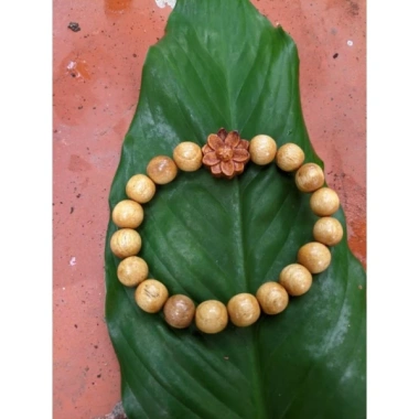 Vòng tay nữ lớn gỗ dâu tăm 8ly 10ly charm mix hoa sen giá 19.000 VND giảm 8 Vòng tay nữ lớn gỗ dâu tăm 8ly 10ly charm mix hoa sen giá 19.000 VND giảm 8