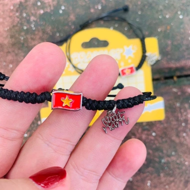 Vòng tay thắt dây lá cờ Việt Nam thiết kế độc đáo giảm giá 22% chỉ 75.000₫