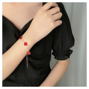 Vòng tay thời trang mạ vàng thép titan hình cỏ bốn lá Hàn Quốc - Độc đáo, may mắn, độ bền cao, thiết kế sang trọng, giảm 21% chỉ 72.600₫ 4