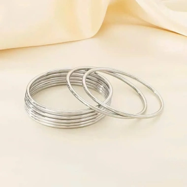 Vòng tay titan không gỉ mạ vàng 18k, thiết kế trơn bóng thanh lịch cho nữ - Giá 99.000đ