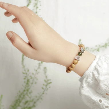 Vòng tay trầm hương nữ đá mã đỏ mệnh hỏa charm bạc 925 phong thủy Udumbara 238.000₫ 10
