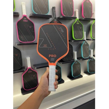 Vợt Pickleball Carbon T700 Pro Cao Cấp – Giá Gốc 310k, Giảm còn 250k – Siêu Nhẹ, Bền Bỉ