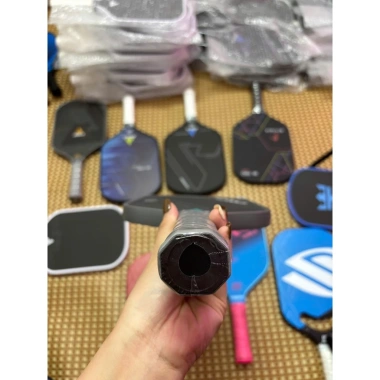 Vợt Pickleball Joola Ben Johns Hyperion CFS 16mm Full Carbon Mặt Nhám – Giá ưu đãi 1.159.000 VND 6 Vợt Pickleball Joola Ben Johns Hyperion CFS 16mm Full Carbon Mặt Nhám – Giá ưu đãi 1.159.000 VND 6