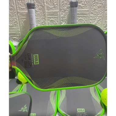 Vợt Pickleball JOOLA x RAZER Carbon 100% Siêu Nhám + 2 Quấn Cán - Giá 389.000₫ 3 Vợt Pickleball JOOLA x RAZER Carbon 100% Siêu Nhám + 2 Quấn Cán - Giá 389.000₫ 3