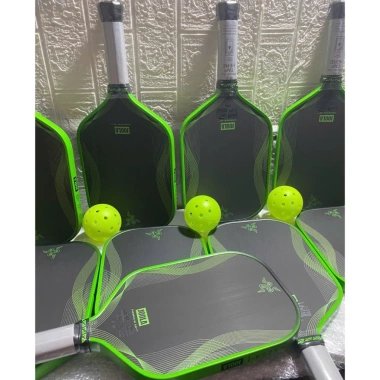 Vợt Pickleball JOOLA x RAZER Carbon 100% Siêu Nhám + 2 Quấn Cán - Giá 389.000₫ 8 Vợt Pickleball JOOLA x RAZER Carbon 100% Siêu Nhám + 2 Quấn Cán - Giá 389.000₫ 8