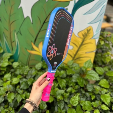 Vợt Pickleball Proton Series 3 Fla.mingo Carbon Nhám: Kiểm Soát Bóng, 2 Màu Dành Cho Newbie, Giá 399.000₫