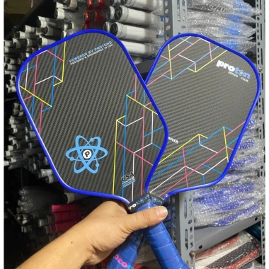 Vợt Pickleball Proton Series 4 Mặt Carbon Siêu Nhám Bám Bóng Đẹp, Tặng 2 Quấn Cán - Giá Ưu Đãi 375.000