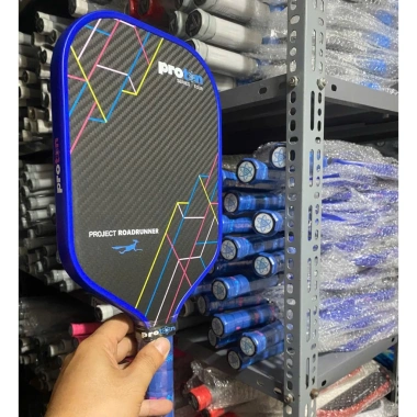 Vợt Pickleball Proton Series 4 Mặt Carbon Siêu Nhám Bám Bóng Đẹp, Tặng 2 Quấn Cán - Giá Ưu Đãi 375.000