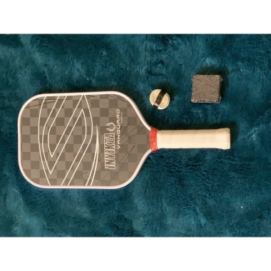Vợt Pickleball Selkirk VANGUARD Pro Invikta 12K - Siêu bền, mặt nhám 16mm, giảm còn 959.000₫ 8 Vợt Pickleball Selkirk VANGUARD Pro Invikta 12K - Siêu bền, mặt nhám 16mm, giảm còn 959.000₫ 8